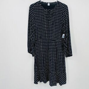 NWT Old Navy Size Medium Black & White Geometric Print Long Sleeve Midi Dress
